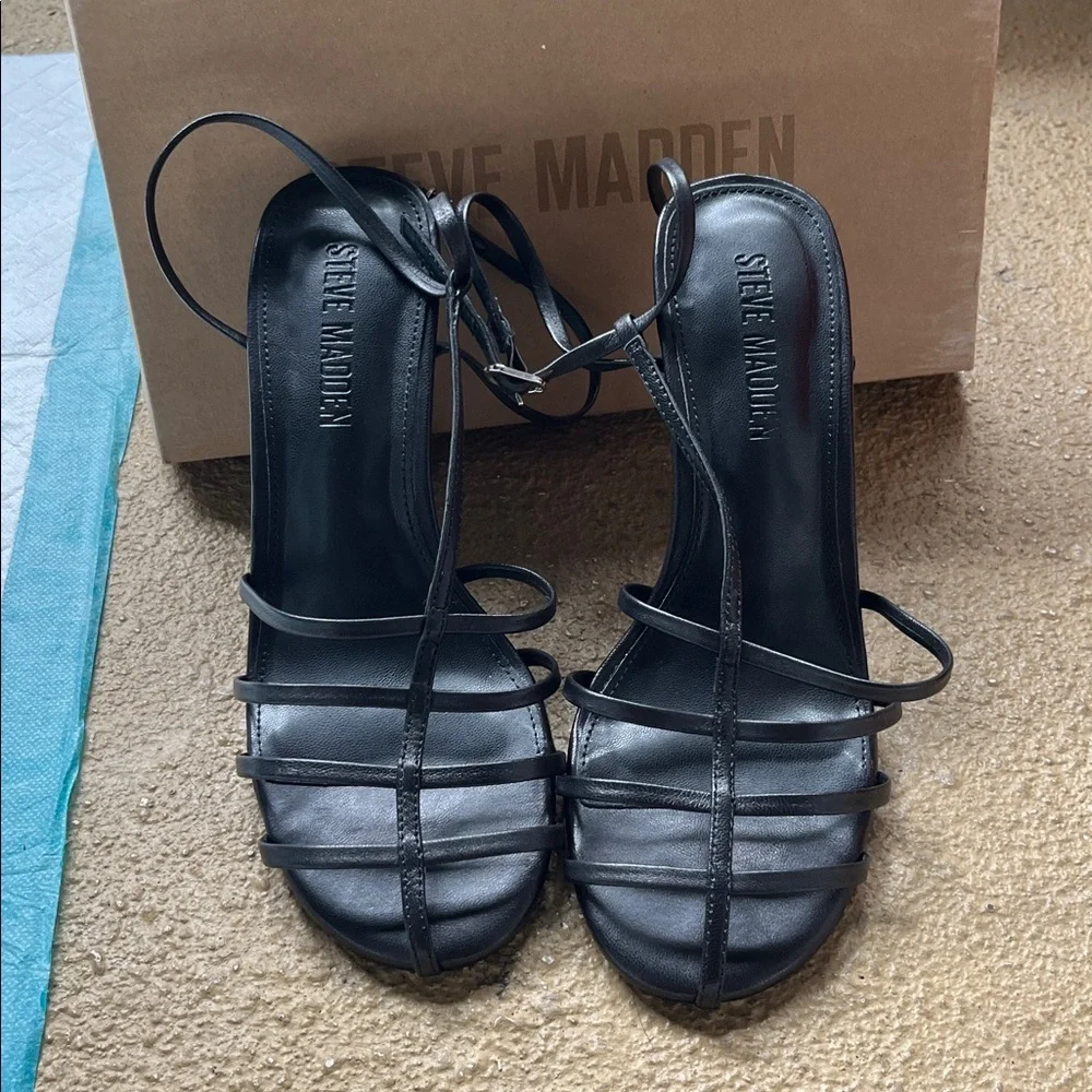 Steve Madden Elegant Black Strappy Heels - Picture 1 of 8